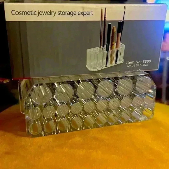 Eyeliner holder, Cosmetic/Jewelry holder - Picture 1 of 1